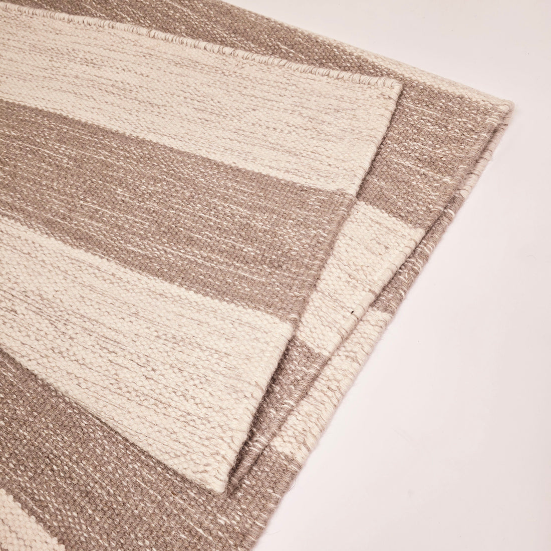 villamatto stripes beige kokonaisuudessaan