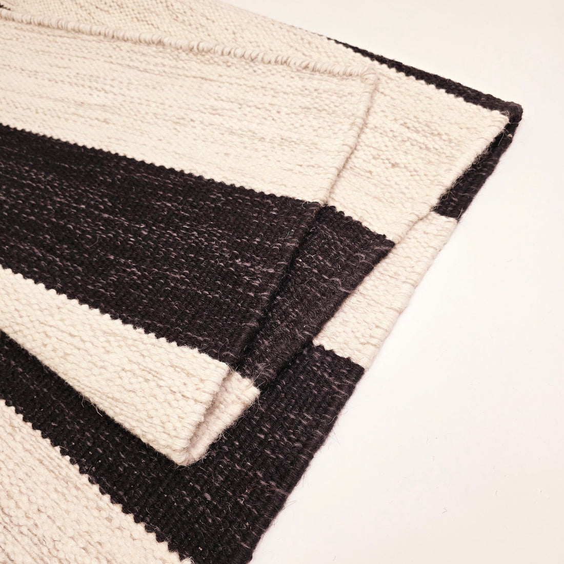 villamatto stripes harmaa kokonaisuudessaan
