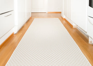 Helppohoitoinen keittiön matto kestää lapsiperheen roiskeet ja tahrat