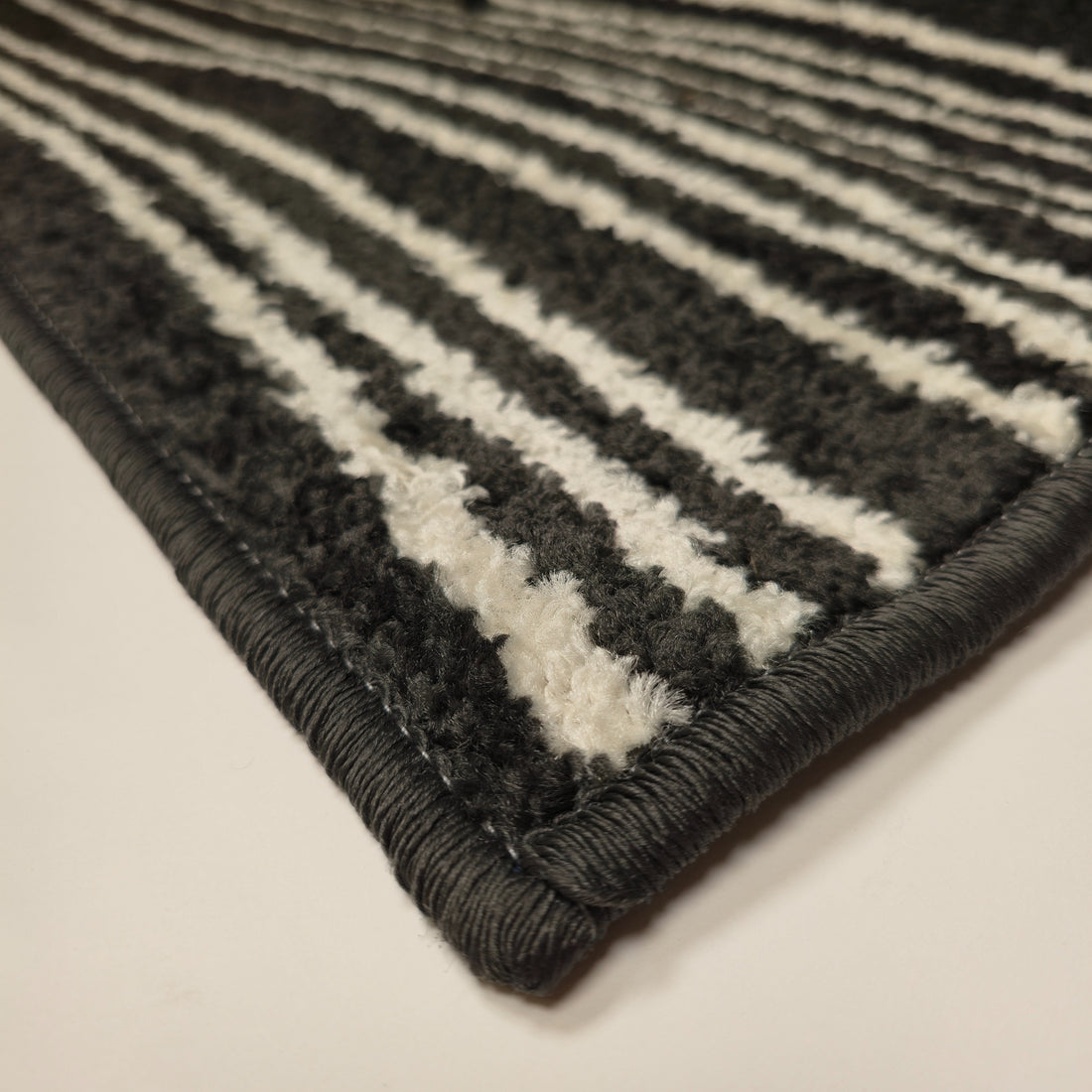 Lyhytnukkainen matto Lotto 160 x 230 cm