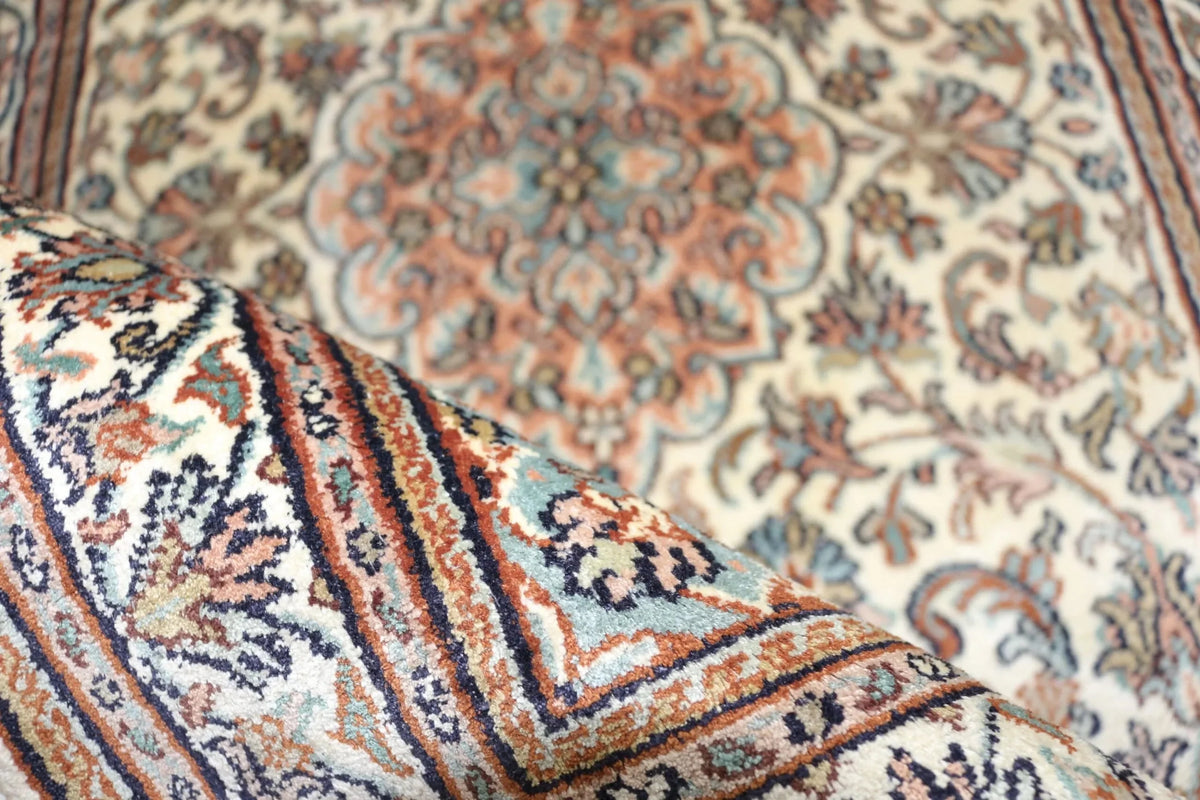 Kashmir silkki-matto 65 X 97 cm Aitomatto