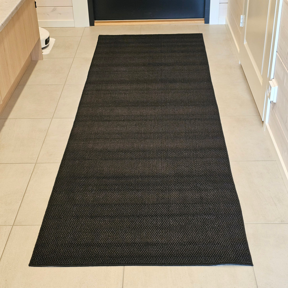 Käytävämatto Linnea Musta