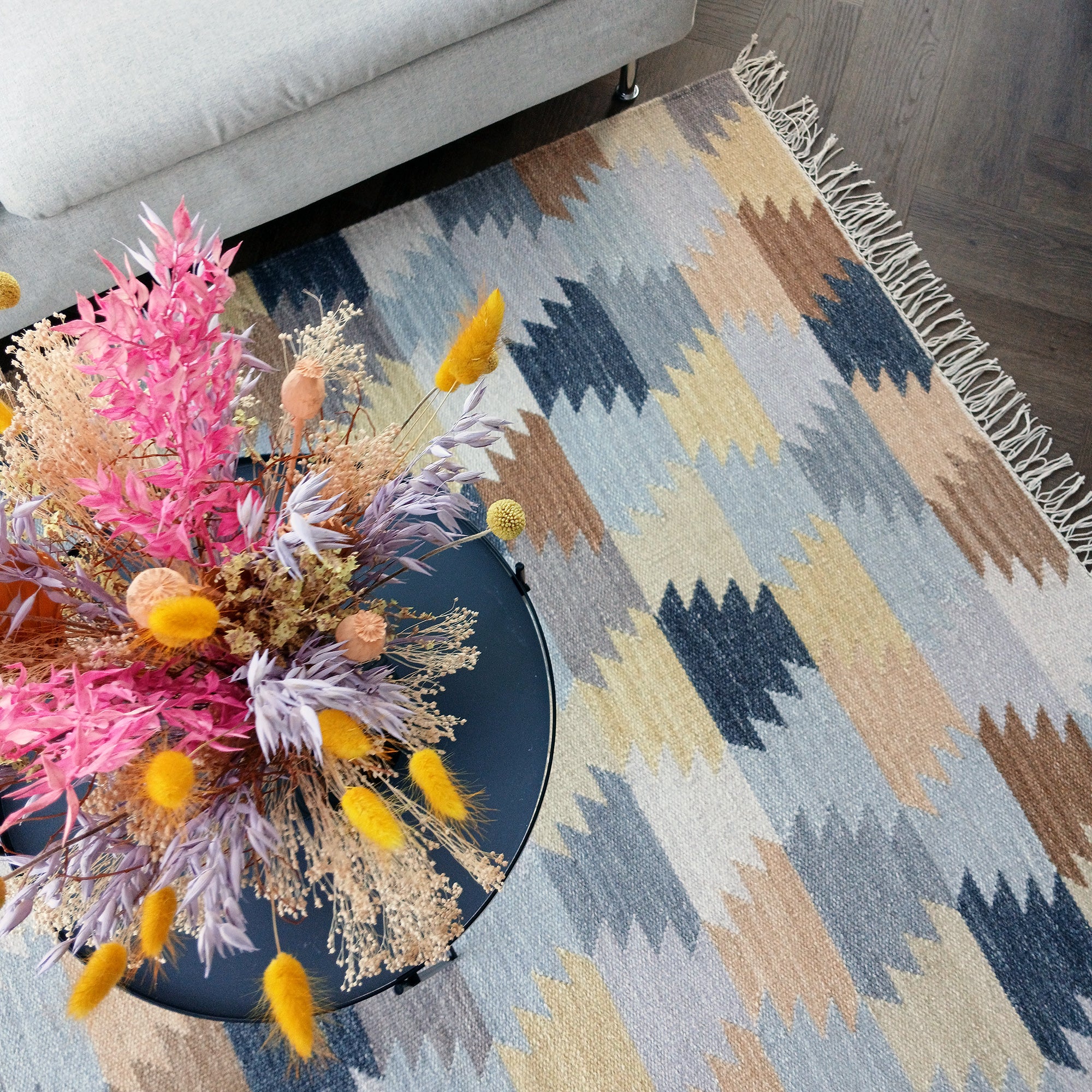 punainen itämainen matto dakar 702 sisutuksessaslider_item_JFYAFq